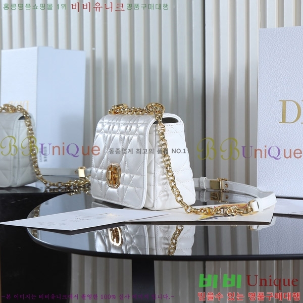 #  īι D923600-3