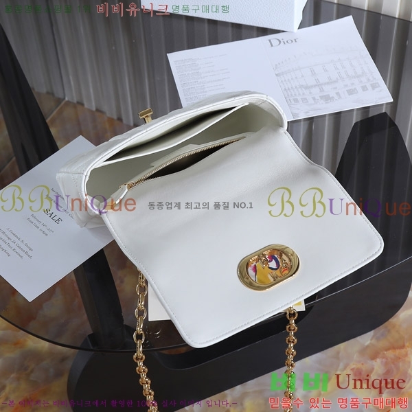 #  īι D923600-3