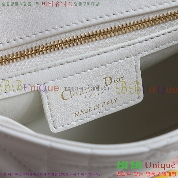 #  īι D923600-3