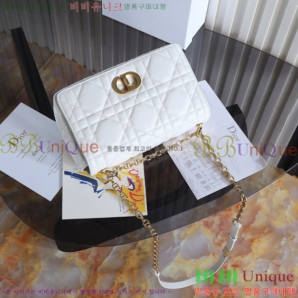 # ̵ īι D922500-3