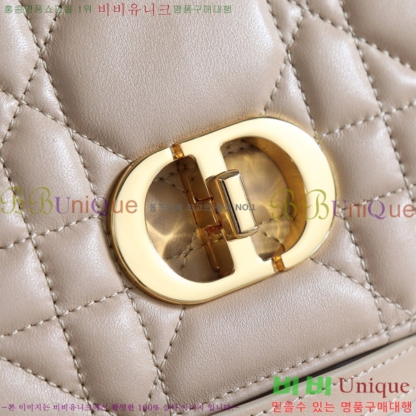 #  īι D923600-5