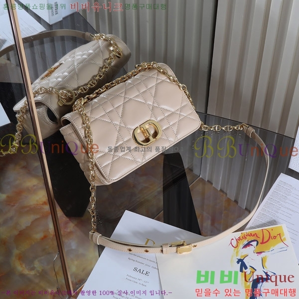 #  īι D923600-5