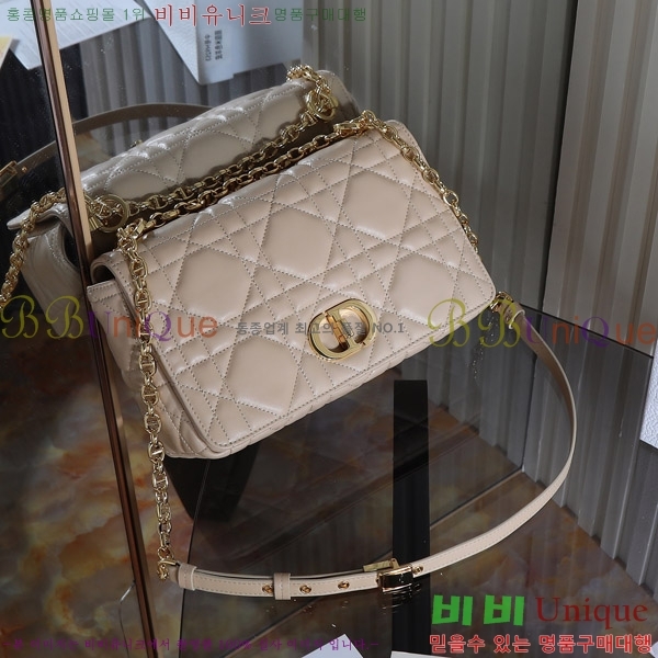 # ̵ īι D922500-4