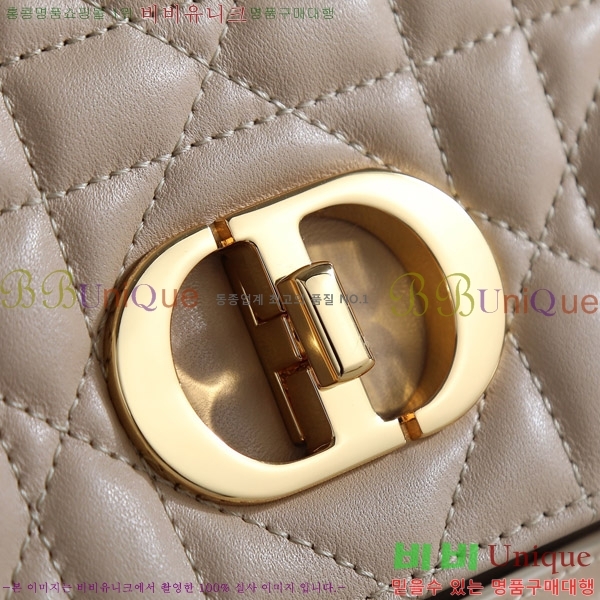 # ̵ īι D922500-4