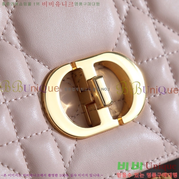 #  īι D923600-4
