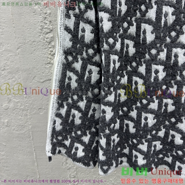    38D25737-1