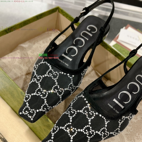   ÷ 34G25792-2