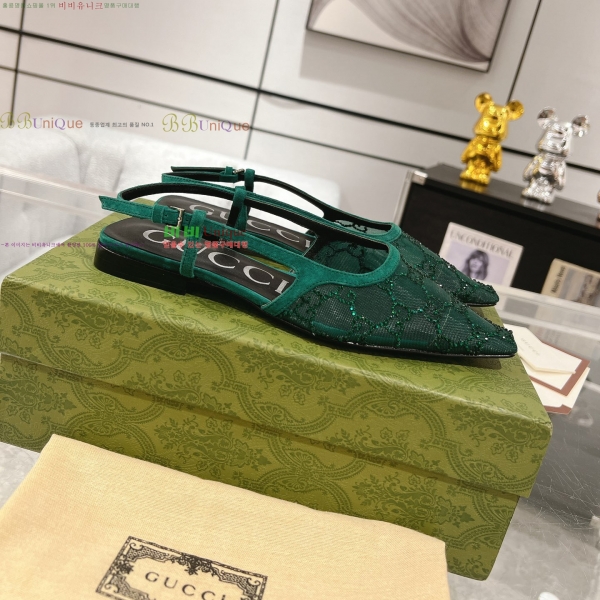   ÷ 34G25792-4