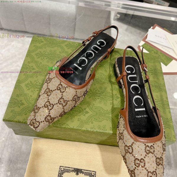   ÷ 34G25792-5