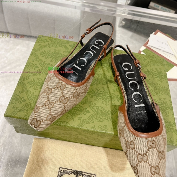   ÷ 34G25792-7
