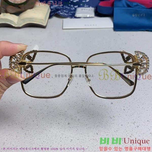   ۶ G86692-1
