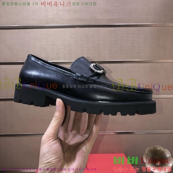  󰡸  2F6690320