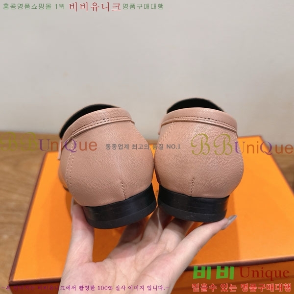 ޽ ξ  40H823910-7