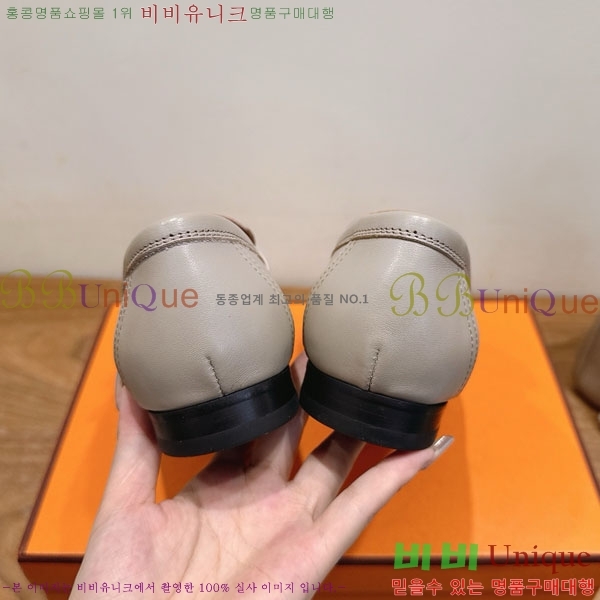 ޽ ξ  40H823910-9