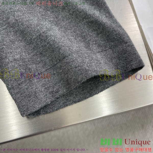    Ƽ D2515738-1