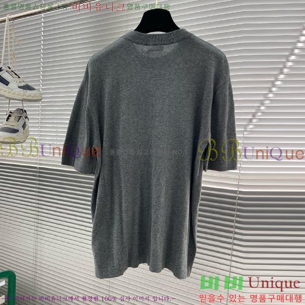    Ƽ D2515738-1