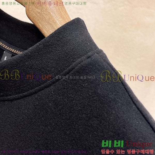  **Ƴ  Ƽ LP97922-4