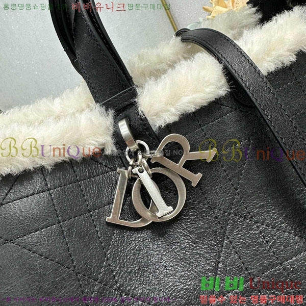 #  þ   M2820-900