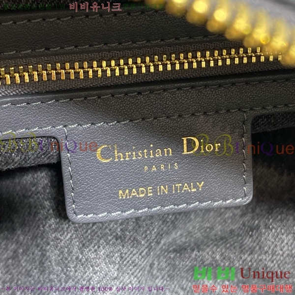 # D-Journey Ϲ  M2416-103