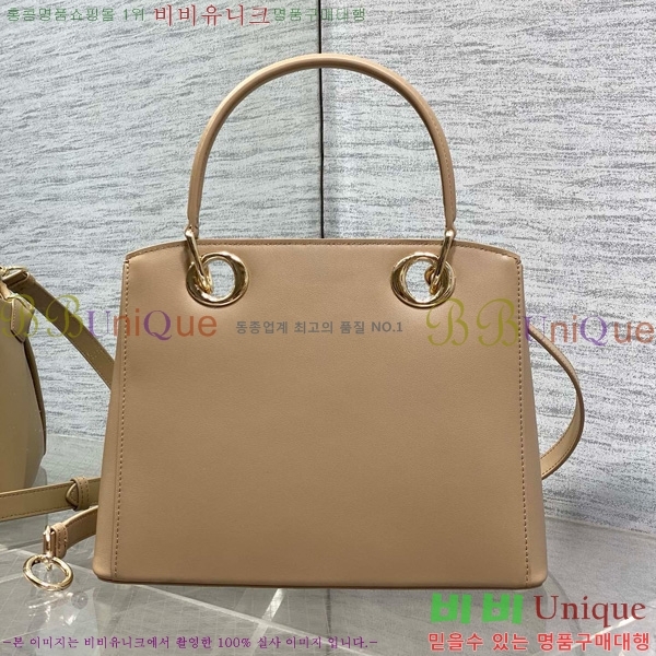 # ٺ  žڵ M0737-104