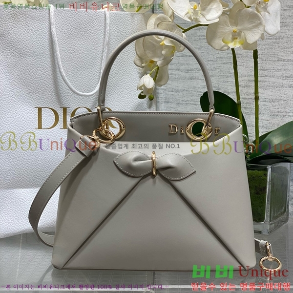 # ٺ  žڵ M0737-106