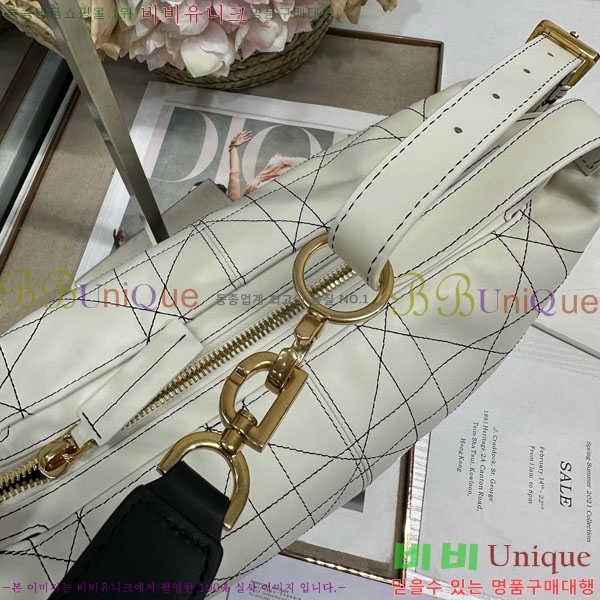 #   D-Journey   M2416-501