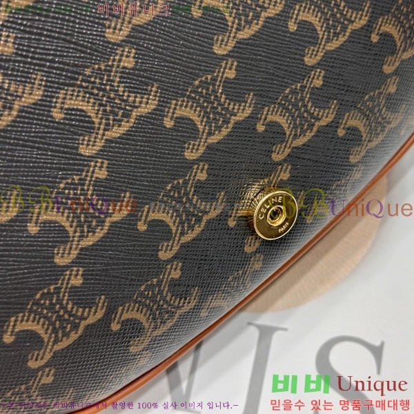 # Ʈ ĵ  ź   122652-1001