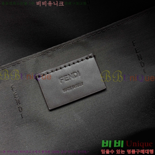 #  ΰ     7VA667-101