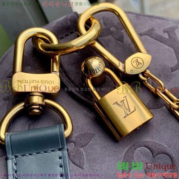 #̺ ǵ P9 ݵѸ 40 ׷ M15225-1