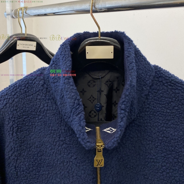  * þ   31LV2511261-1